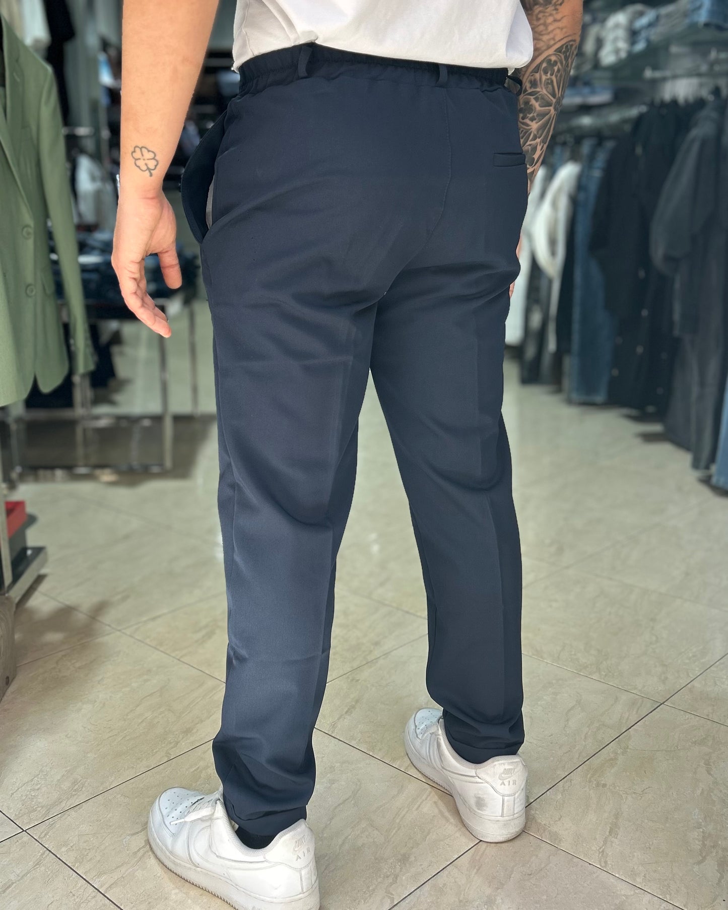 Pantalone ELEGANT CON BOTTONE