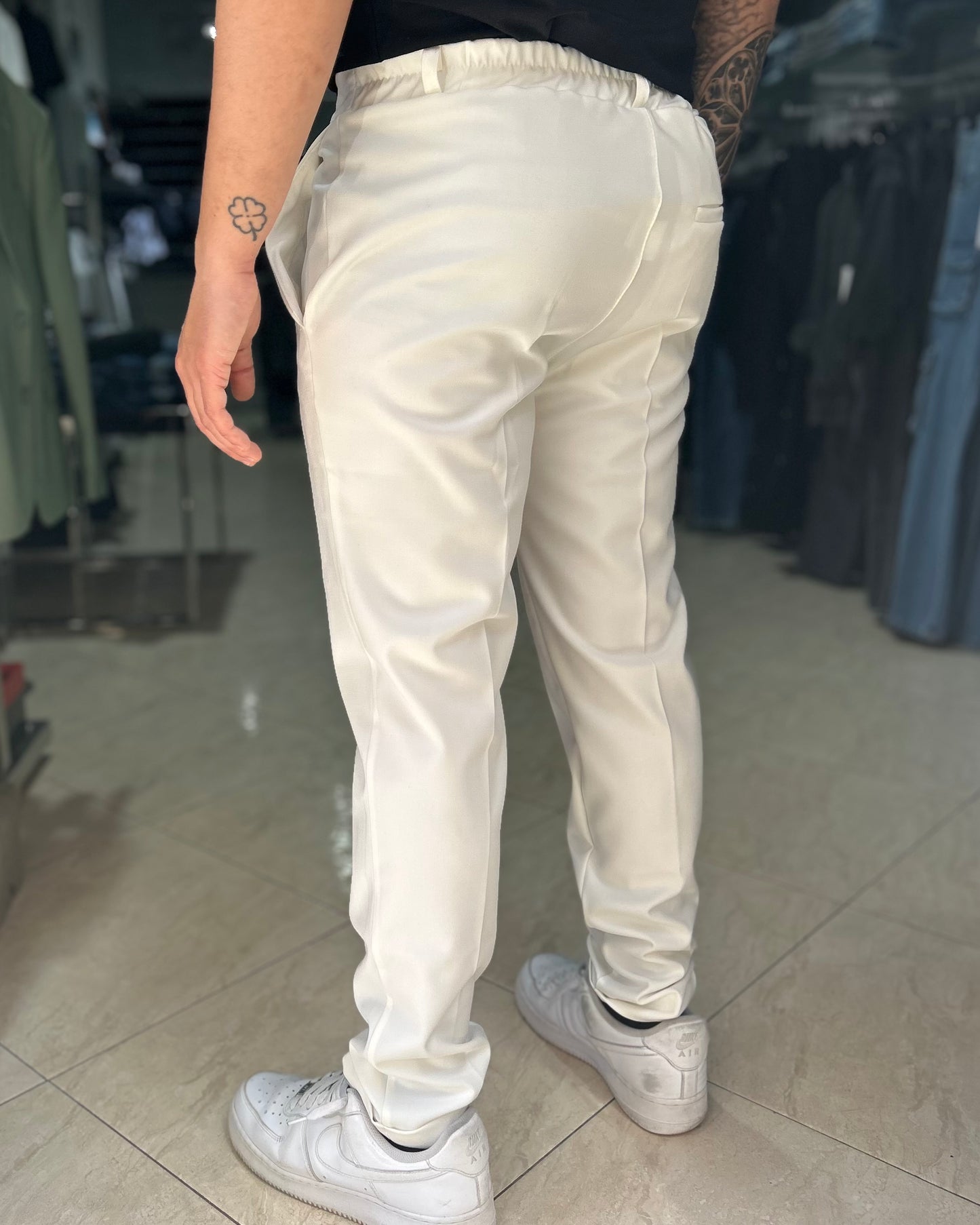 Pantalone ELEGANT CON BOTTONE